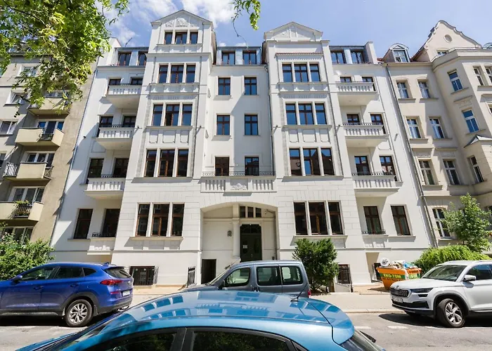 Apartment Kamienica Chelmonskiego 10 Przy Mtp By Noclegi Renters
