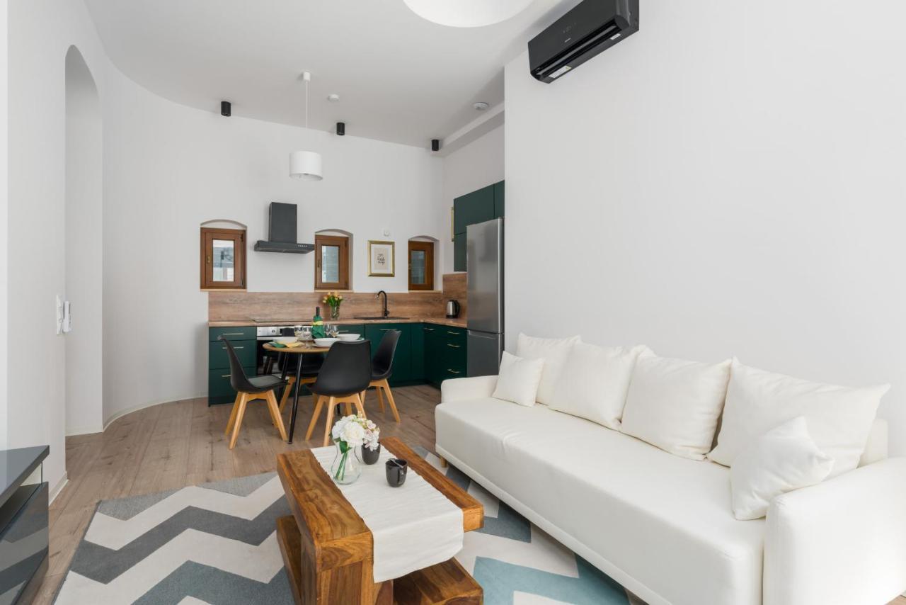 Kamienica Chelmonskiego 10 Przy Mtp By Renters Познань
