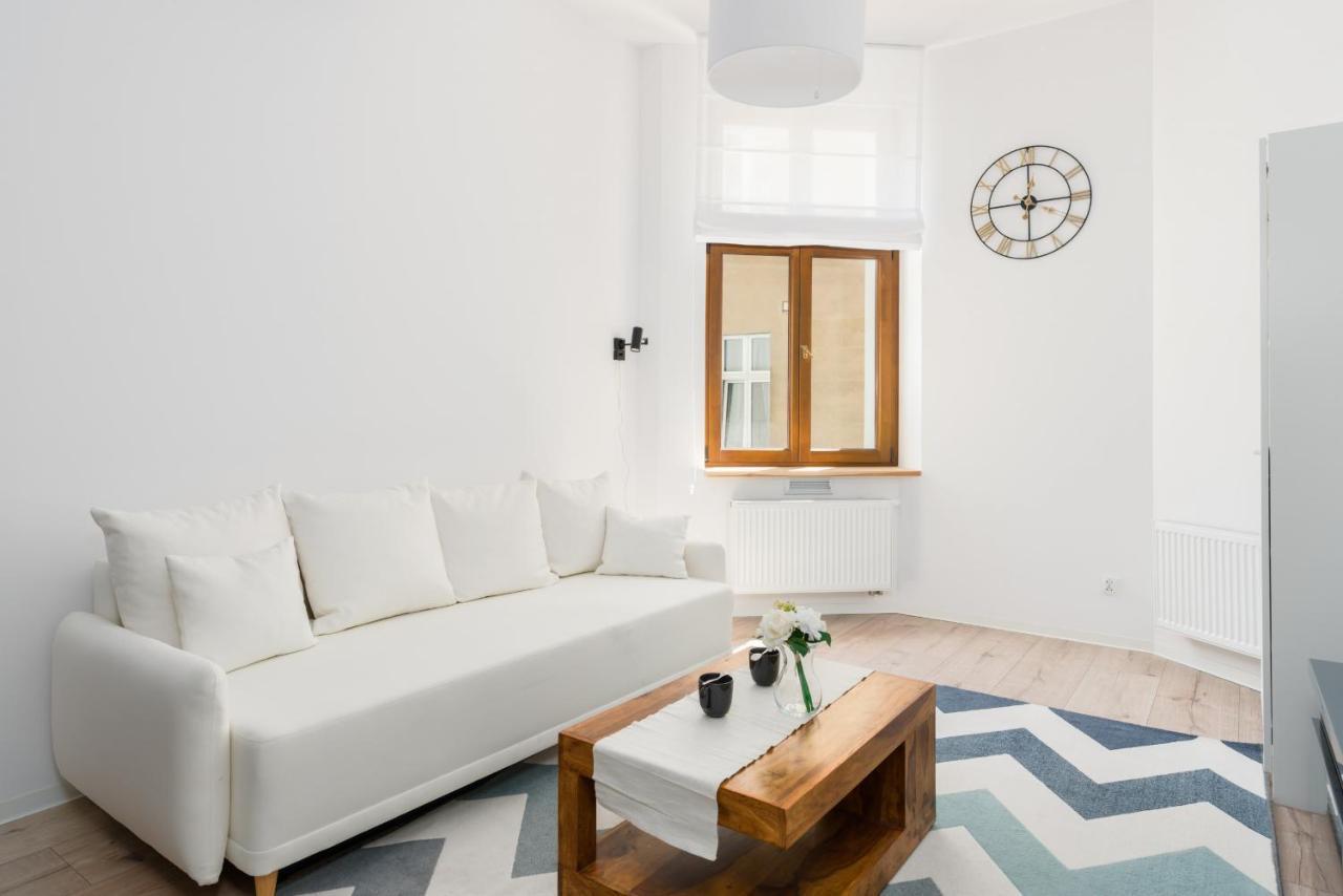 Kamienica Chelmonskiego 10 Przy Mtp By Renters Апартаменти