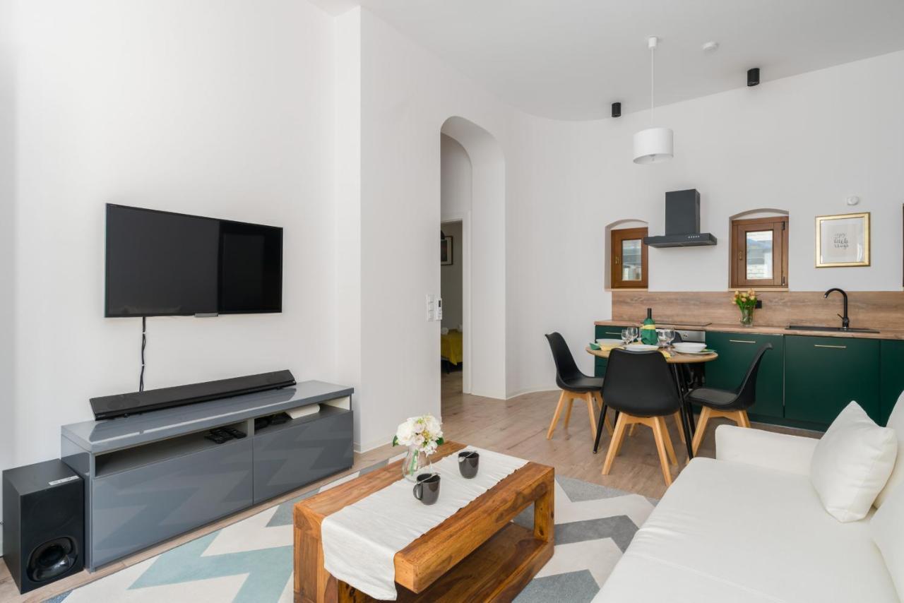Kamienica Chelmonskiego 10 Przy Mtp By Renters *